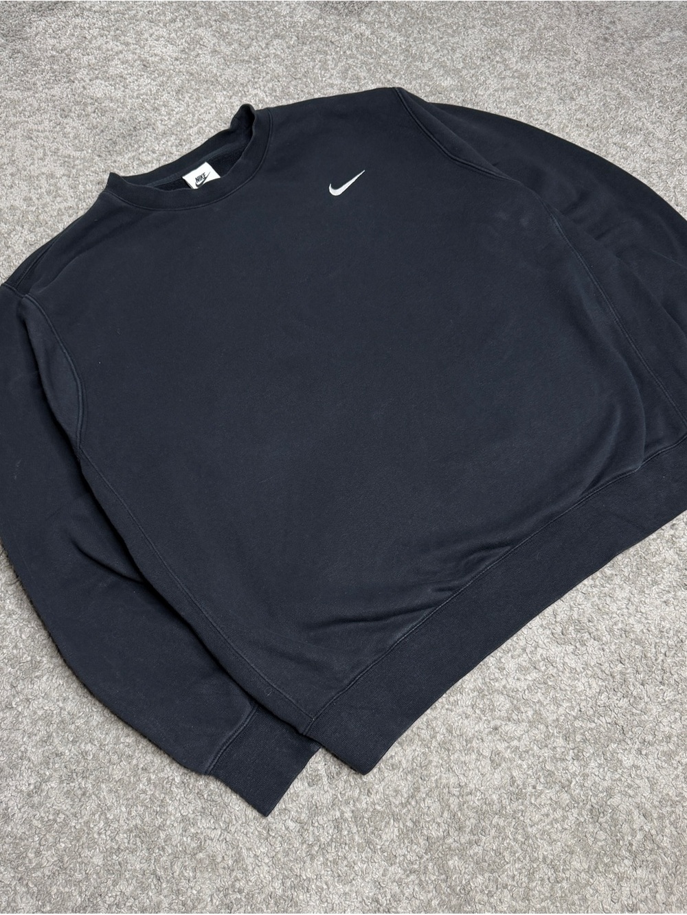 Nike Embroidered Mini Swoosh Crewneck Sweatshirt 🖤